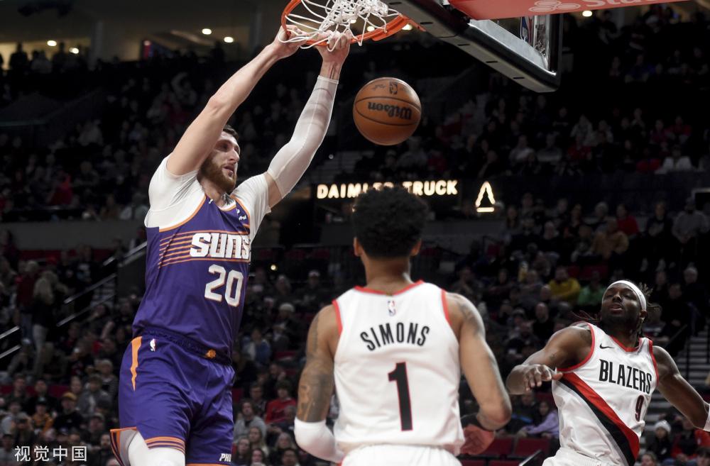 为比赛增添 为比赛增添